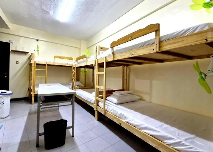 Luluys' 6-8 Person For Rent In Malate, * Manila